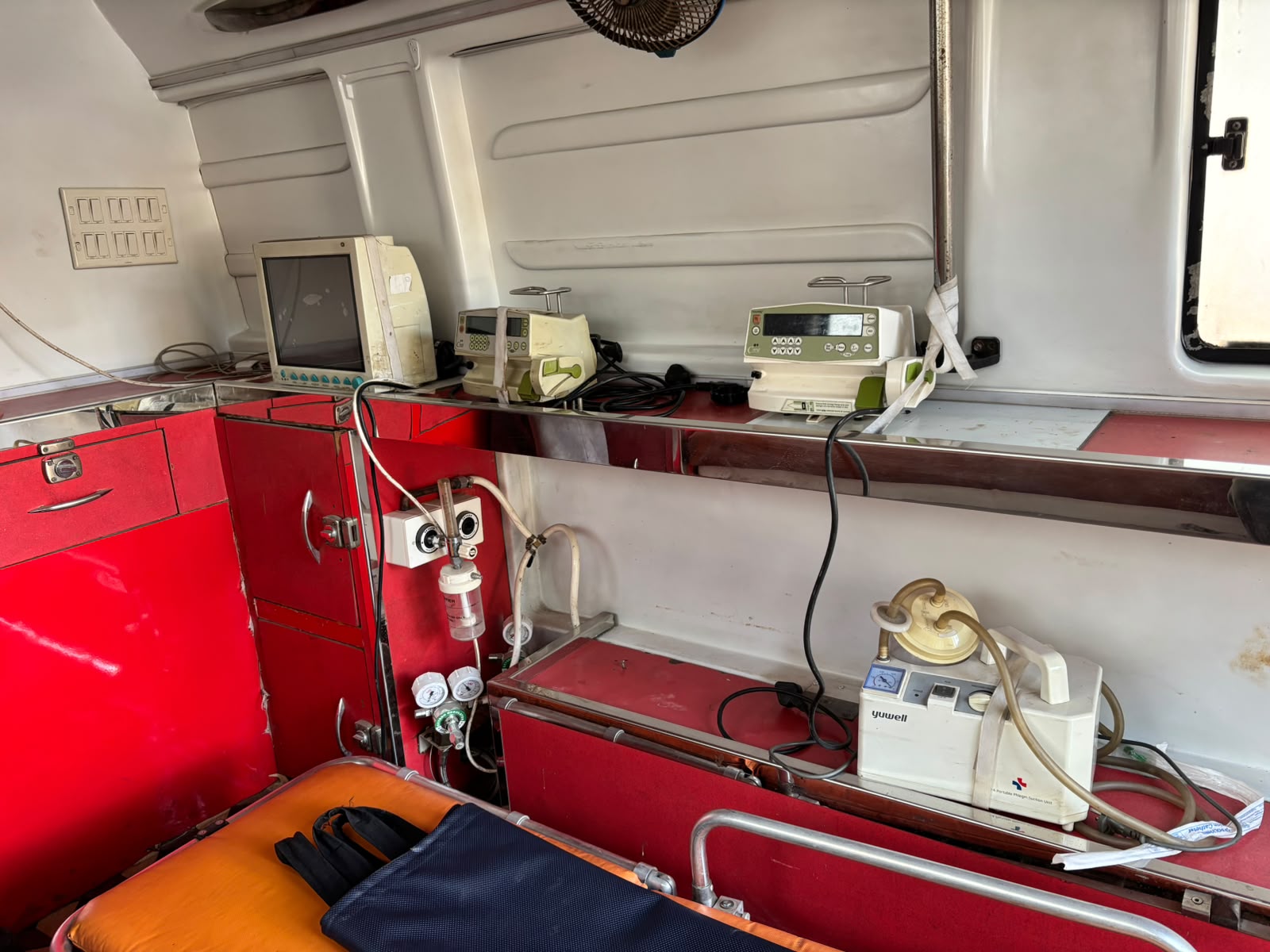 24 hour ambulance booking service